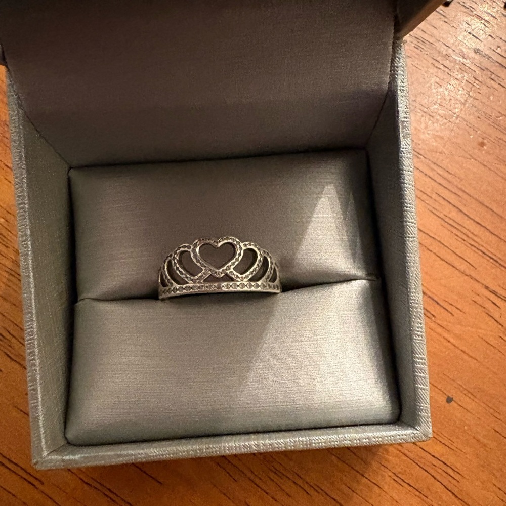 Pandora heart tiara ring